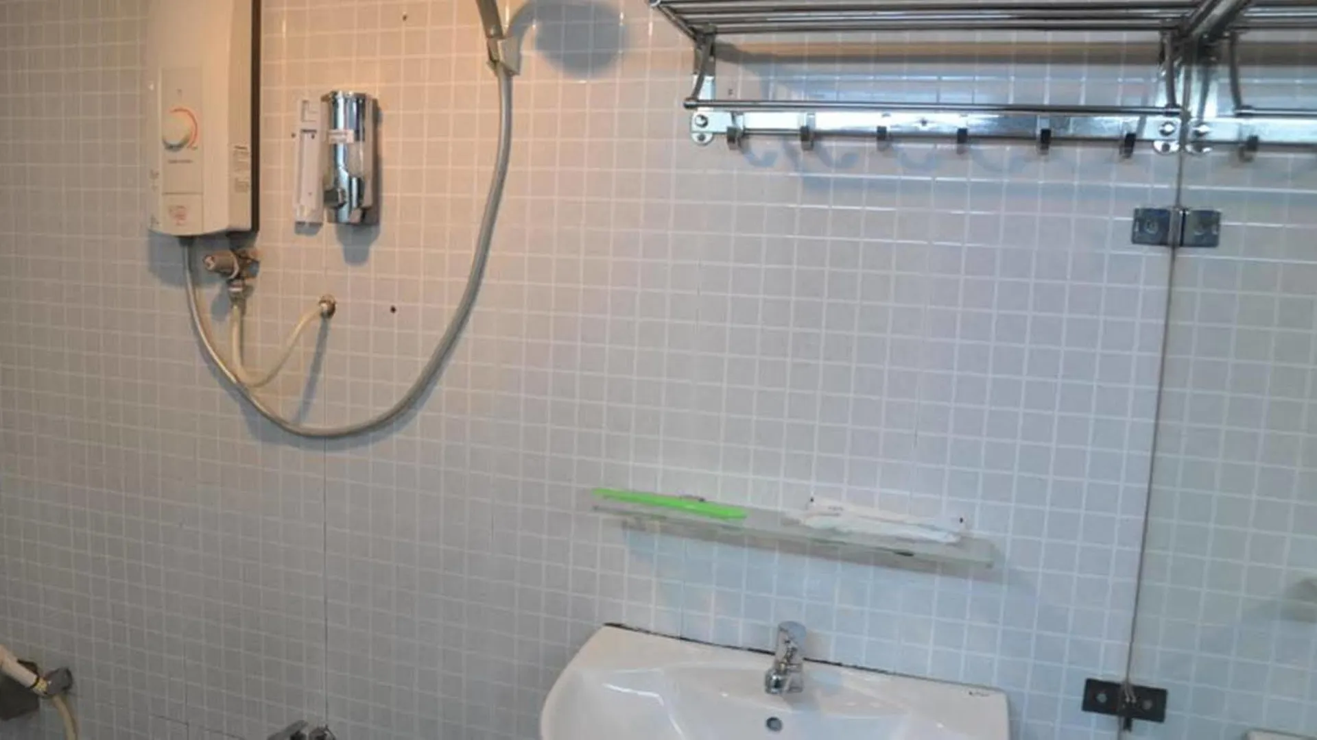 Ha Vy Hotel Ho Chi Minh City 0*,