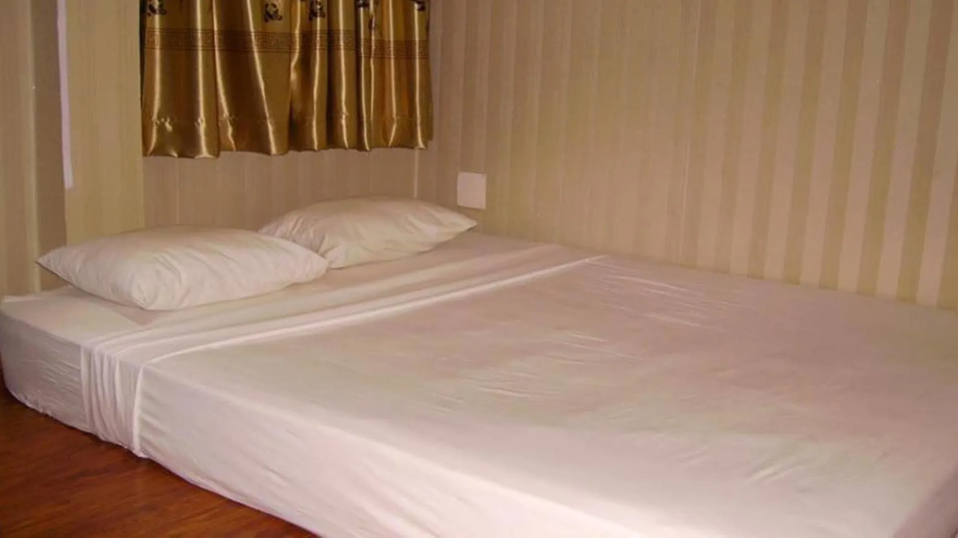 Ha Vy Hotel Ho Chi Minh City 0*,  Vietnam