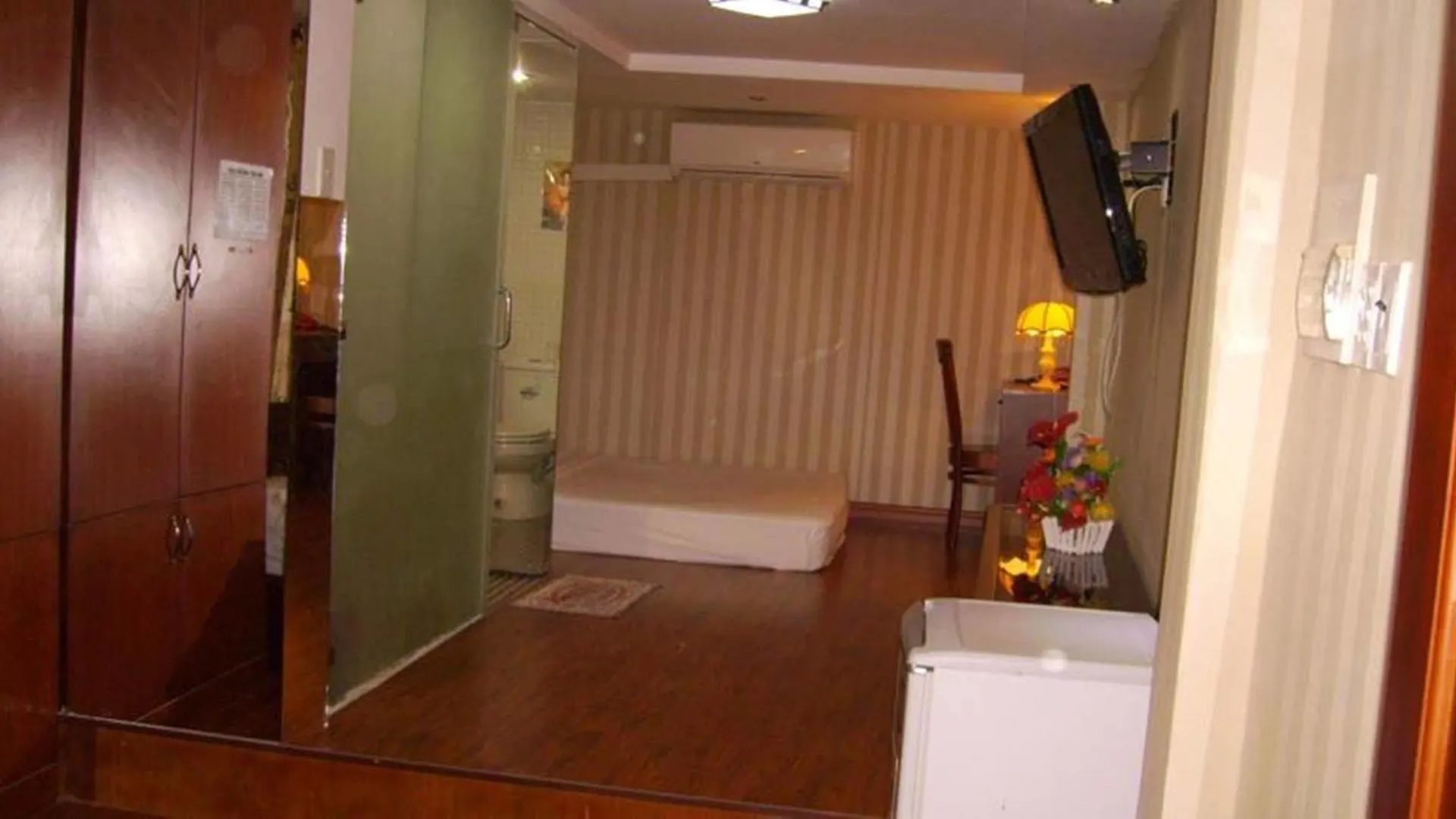 Ha Vy Hotel Ho Chi Minh City